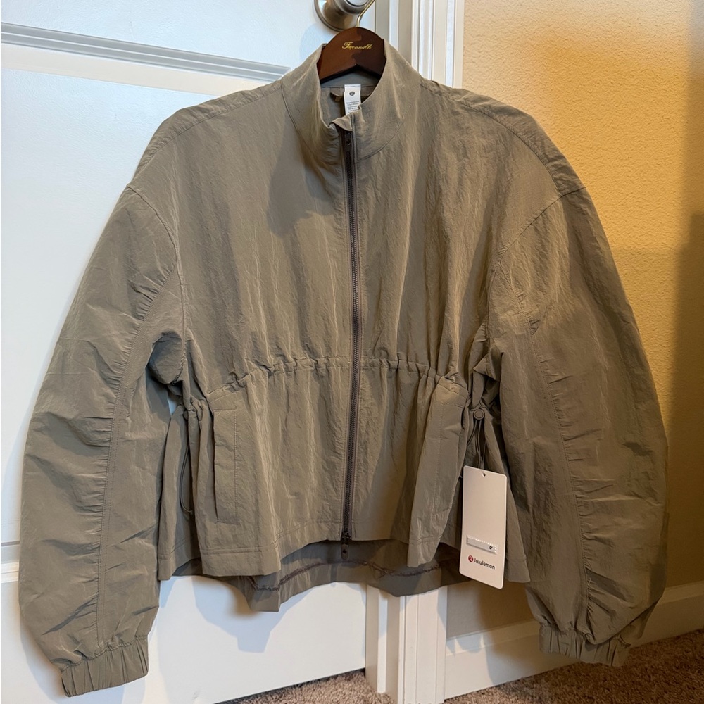 lululemon athletica Cinkle nylon cinchable Jacket